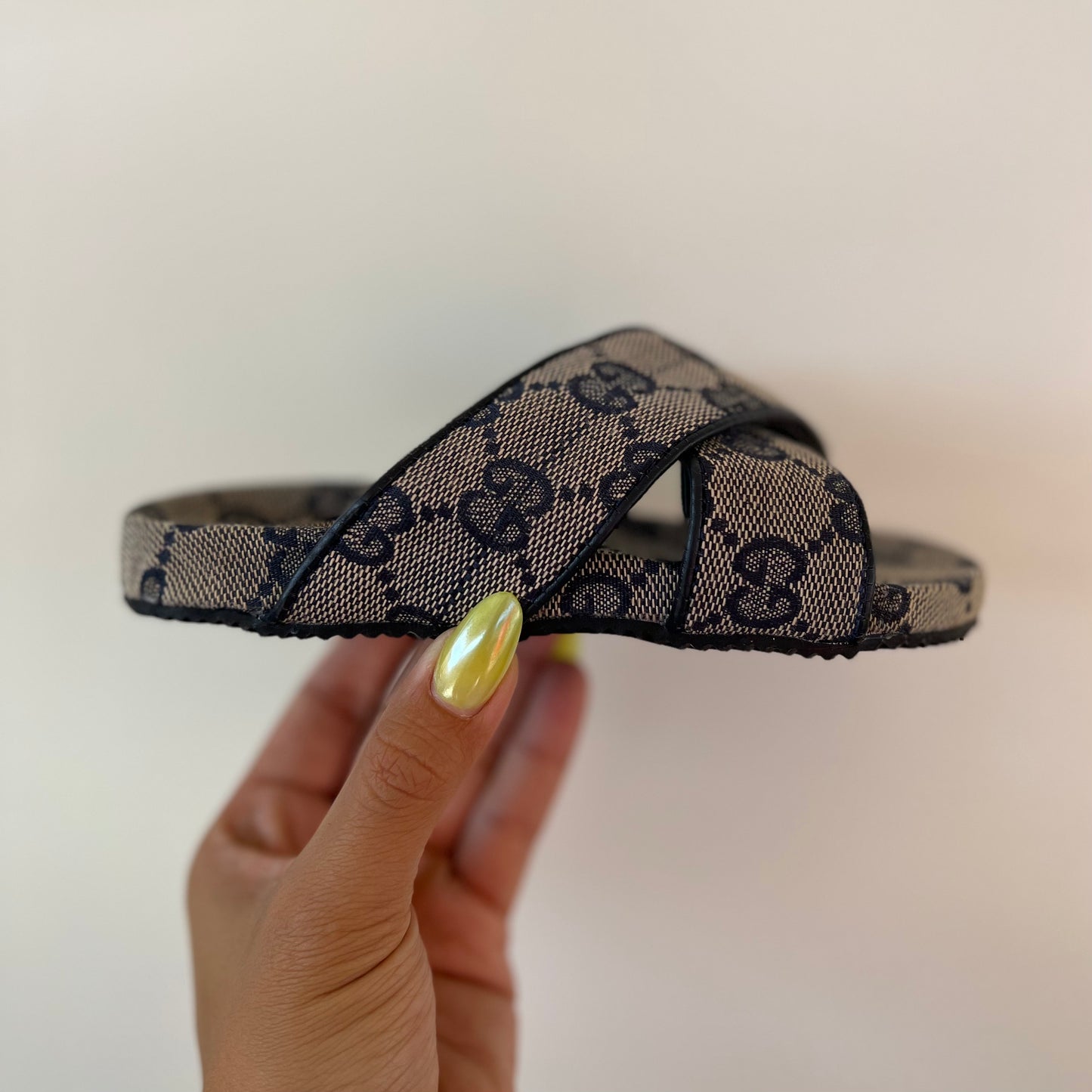 Gabriel Sandal