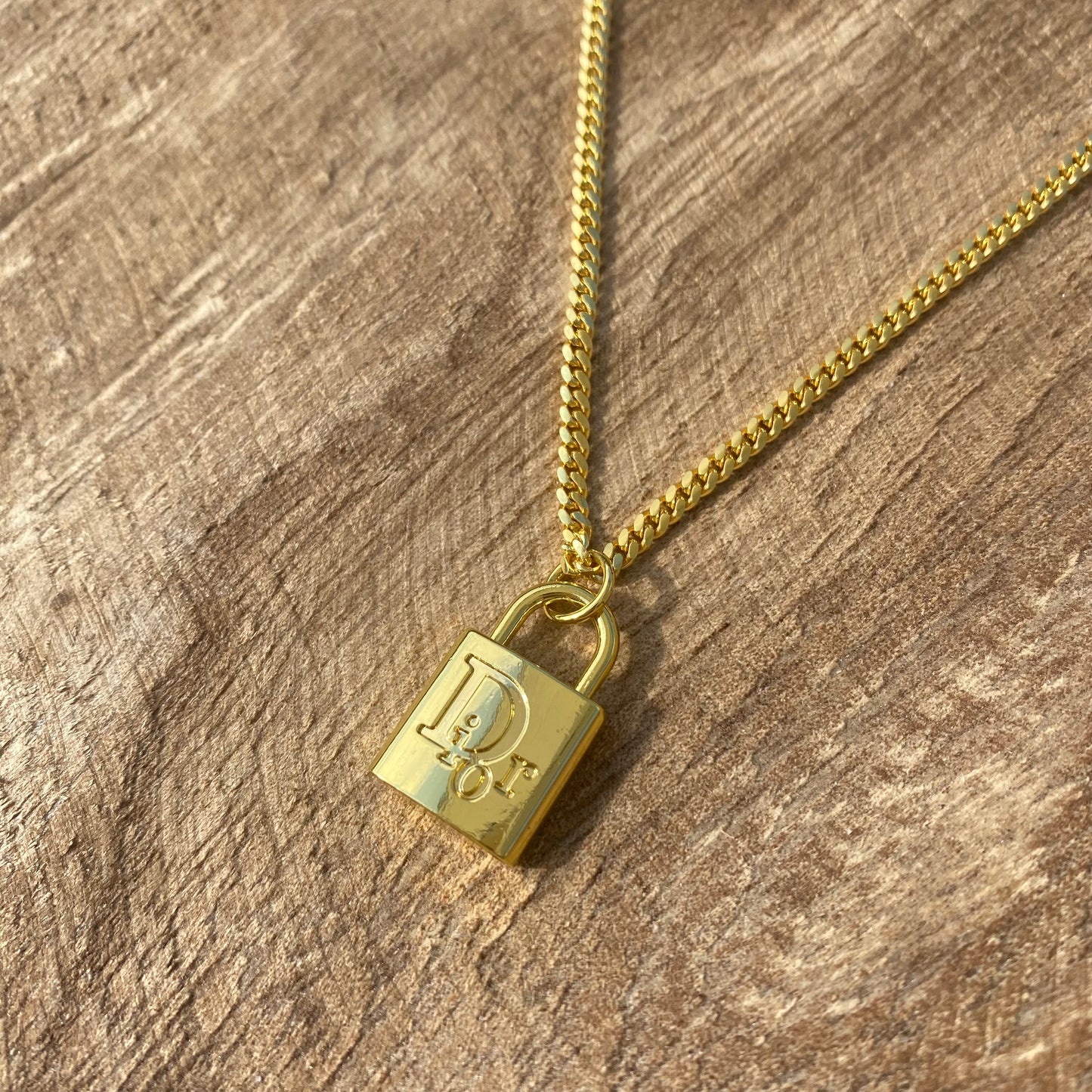 J’adore Locket