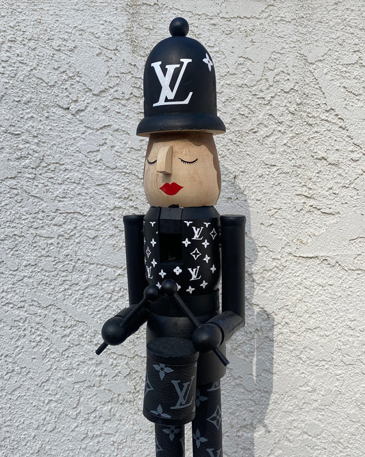 Miss Noir LV